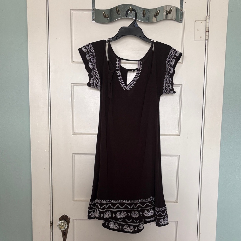 Cowgirl Hardware Dark Brown Cold Shoulder Dress with White Embroidery Size L